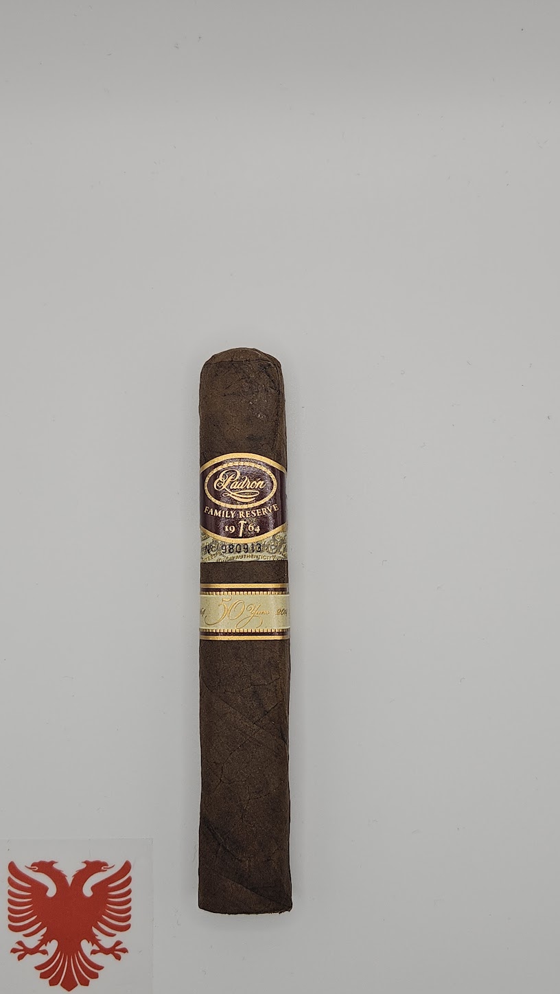 PADRON FAMILY RESERVE” The Little Hammer” No.50 ( Single Cigar )